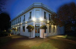O'Connells Centenary Hotel - Tourism Brisbane 0