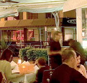 Domanis Cafe Restaurant Bar - Brisbane Tourism