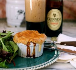 Paddy's Bar - Tourism Brisbane 3