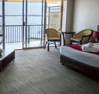 The Beachcomber Hotel - Brisbane Tourism
