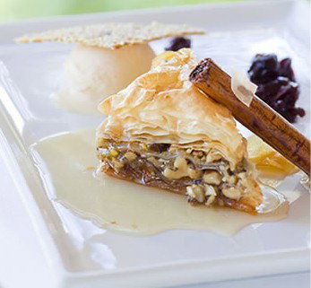 Chris's Beacon Point Restaurant - Tourism Brisbane 5