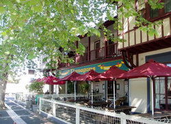 Flanagans Border Inn Hotel - Tourism Brisbane 0