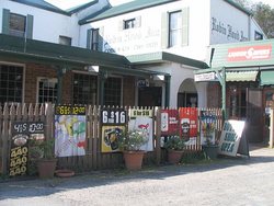 Robin Hood Hotel - Brisbane 4u 1