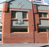 Elm's Family Hotel - Tourism Brisbane