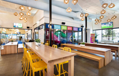 Coolum Beach Hotel - Tourism Brisbane 1