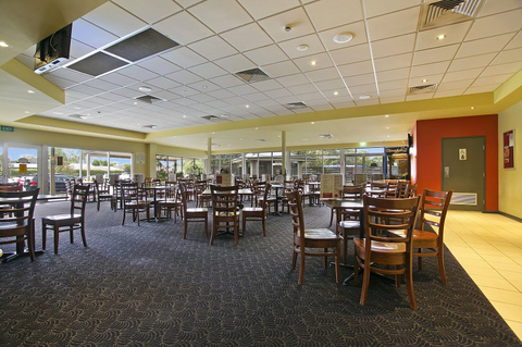 Lakeside Village Tavern - Tourism Brisbane 5