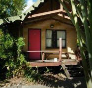 Magnum's Backpackers Bar - Tourism Brisbane