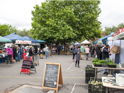 Alphington Farmers' Market - Brisbane 4u 0