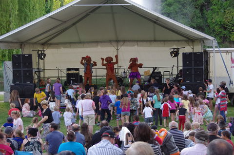 Regional Australia Bank Inverell Sapphire City Festival - Tourism Brisbane 1