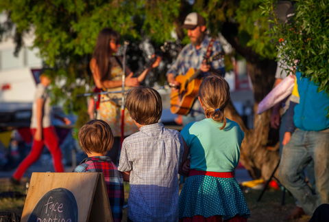 Castlemaine Artists Market - Brisbane Tourism 2