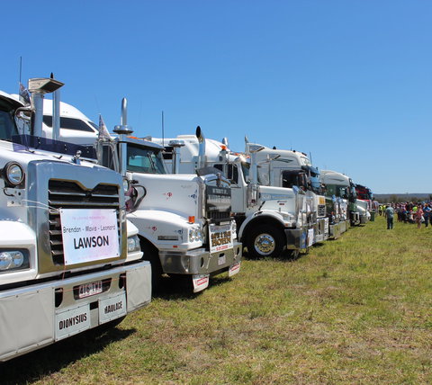 Lights On The Hill Memorial Convoy - Brisbane Tourism 2
