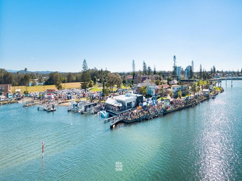 Fred Williams Aquatic Festival - Tourism Brisbane 0