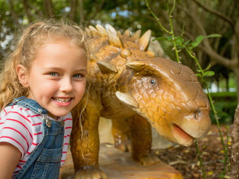 Mega Creatures At Hunter Valley Gardens - Postponed - Tourism Brisbane 2
