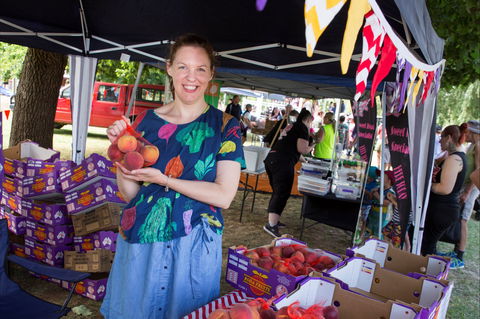 Swan Hill Farmers Market - Tourism Brisbane 1