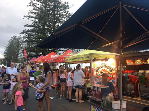 Twilight Markets Caloundra - Brisbane Tourism 2