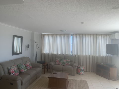 Beachfront Towers - Tourism Brisbane 6