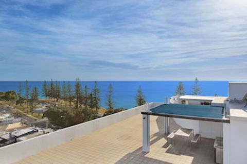 Scarborough Beach Resort - Brisbane Tourism 0
