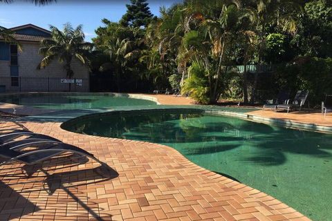 Aqualuna Beach Resort - Tourism Brisbane 3