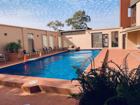 Desert Cave Hotel - Tourism Brisbane 5