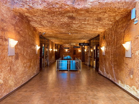 Desert Cave Hotel - Tourism Brisbane 0