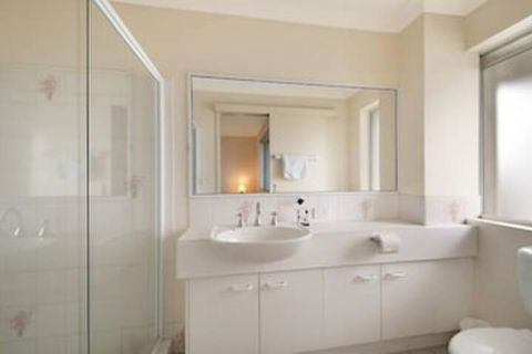 Surfers Tropique - Tourism Brisbane 7