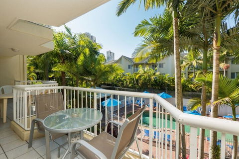 Surfers Tropique - Tourism Brisbane 2