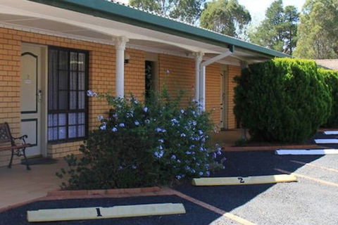 Hilltops Retreat Motor Inn - Brisbane Tourism 3