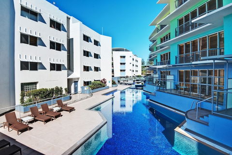 Rolling Surf Resort - Brisbane Tourism 1