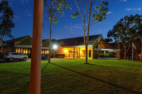 DoubleTree By Hilton Alice Springs - Brisbane Tourism 1
