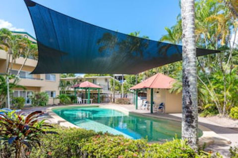 Tradewinds McLeod Holiday Apartments - Brisbane Tourism 0