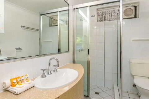 Tradewinds McLeod Holiday Apartments - Brisbane Tourism 7