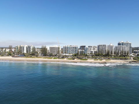 Malibu Mooloolaba - Brisbane 4u 1