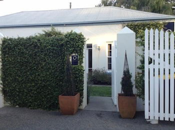 Oscars Waterfront Boutique Hotel - Tourism Brisbane 3