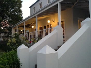 Oscars Waterfront Boutique Hotel - Tourism Brisbane 0
