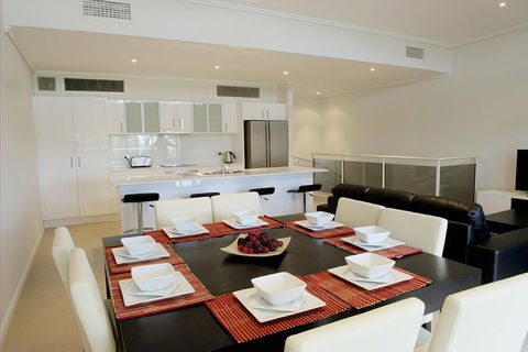 Opal Cove Resort - Tourism Brisbane 4