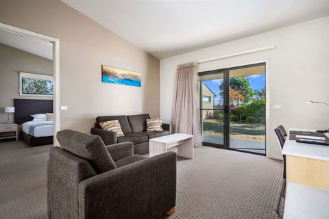 Quality Suites Point Cook Seasons 5 - Brisbane Tourism 6