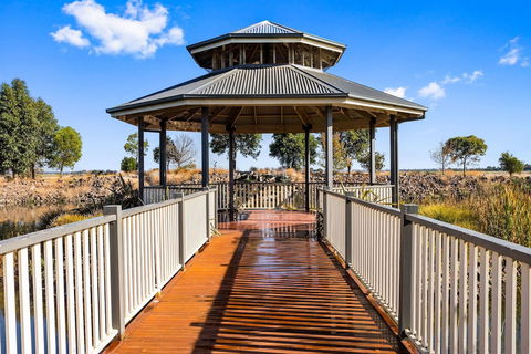 Quality Suites Point Cook Seasons 5 - Brisbane Tourism 0