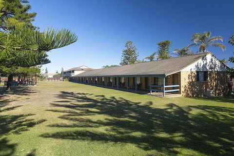 Seashells Beachfront Resort - Brisbane Tourism 1
