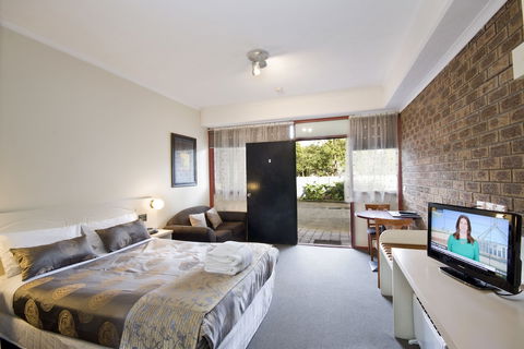 Lorne Coachman Inn - Tourism Brisbane 6