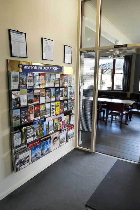 Lorne Coachman Inn - Tourism Brisbane 1