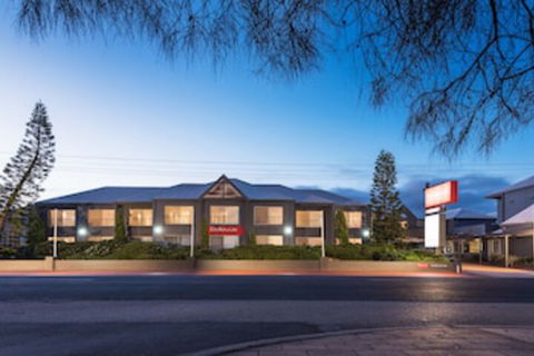 Bellevue On The Lakes - Tourism Brisbane 0