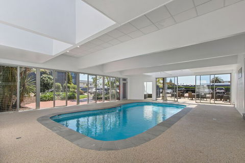 Bellevue On The Lakes - Tourism Brisbane 1