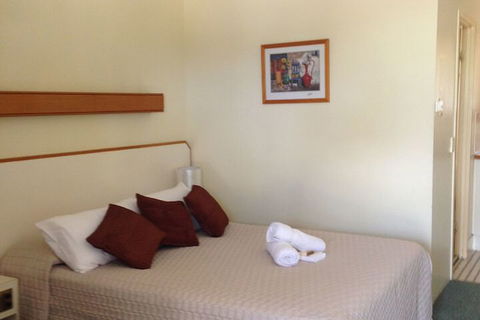 Country Rose Motel Warwick - Brisbane Tourism 7