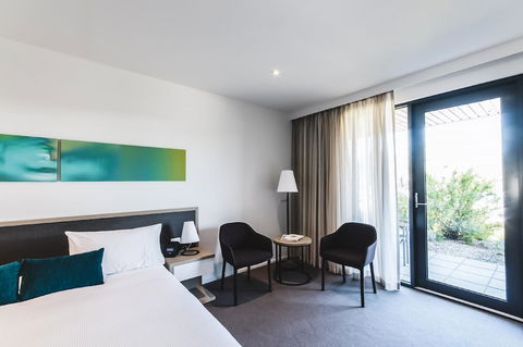 Flinders Hotel - Brisbane Tourism 5