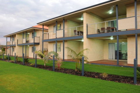 Pinnacles Edge Resort - Tourism Brisbane 4