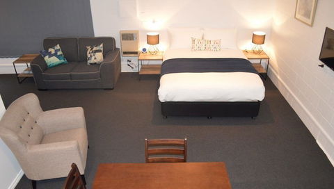 Penguin Seaside Motel - Tourism Brisbane 6