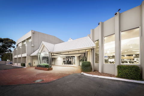 Ciloms Airport Lodge - Tourism Brisbane 0