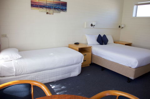 Guichen Bay Motel - Tourism Brisbane 5