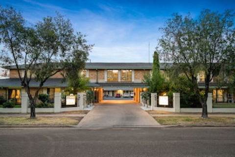 Garden City Motor Inn - Tourism Brisbane 0