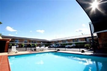 Golden West Motor Inn - Tourism Brisbane 5